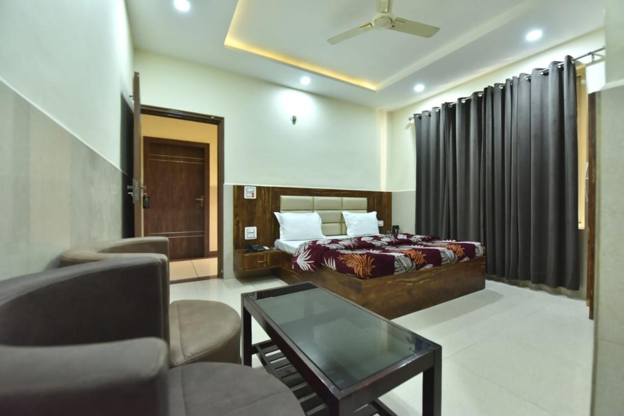 Royal Inn Jammu Exterior photo